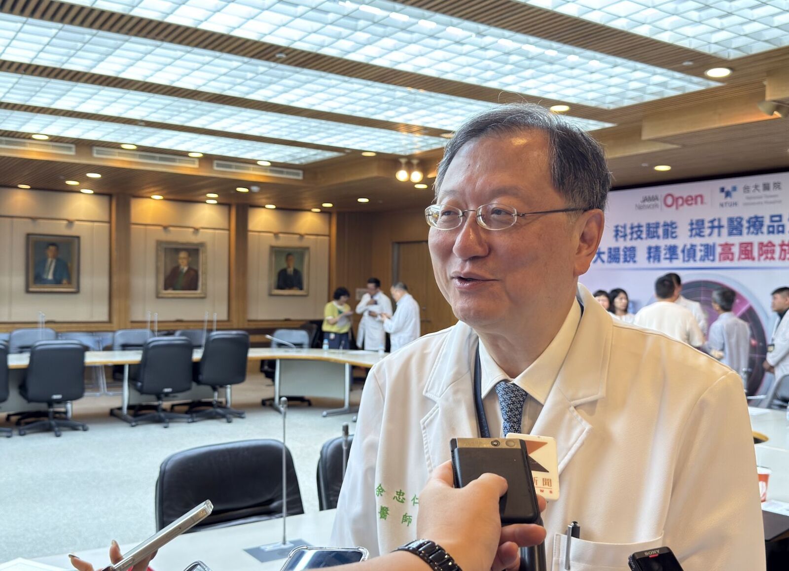 吳明賢OHCA送醫2周了 還沒清醒！台大院長「現在是最困難一關」 243
