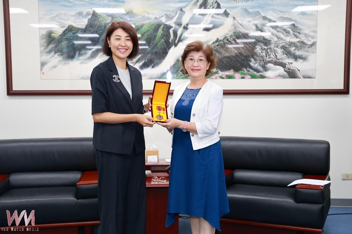 南投縣政府表揚6位退休人員 許淑華縣長祝福感謝期傳承經驗 - https://www.watchmedia01.com