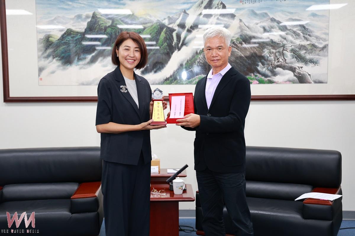 南投縣政府表揚6位退休人員 許淑華縣長祝福感謝期傳承經驗 - https://www.watchmedia01.com