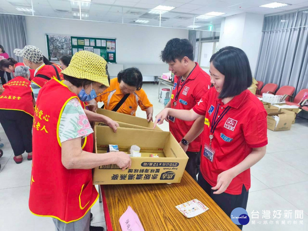 華山平鎮站感恩20年 伴孤老「動腦防失智、聯手防詐騙」