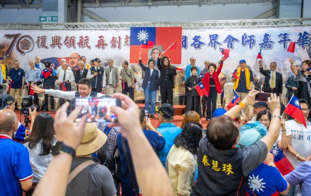 出席全國各界紀念七七抗戰活動 徐欣瑩高喊:為新竹縣衝鋒陷陣 16 115070711