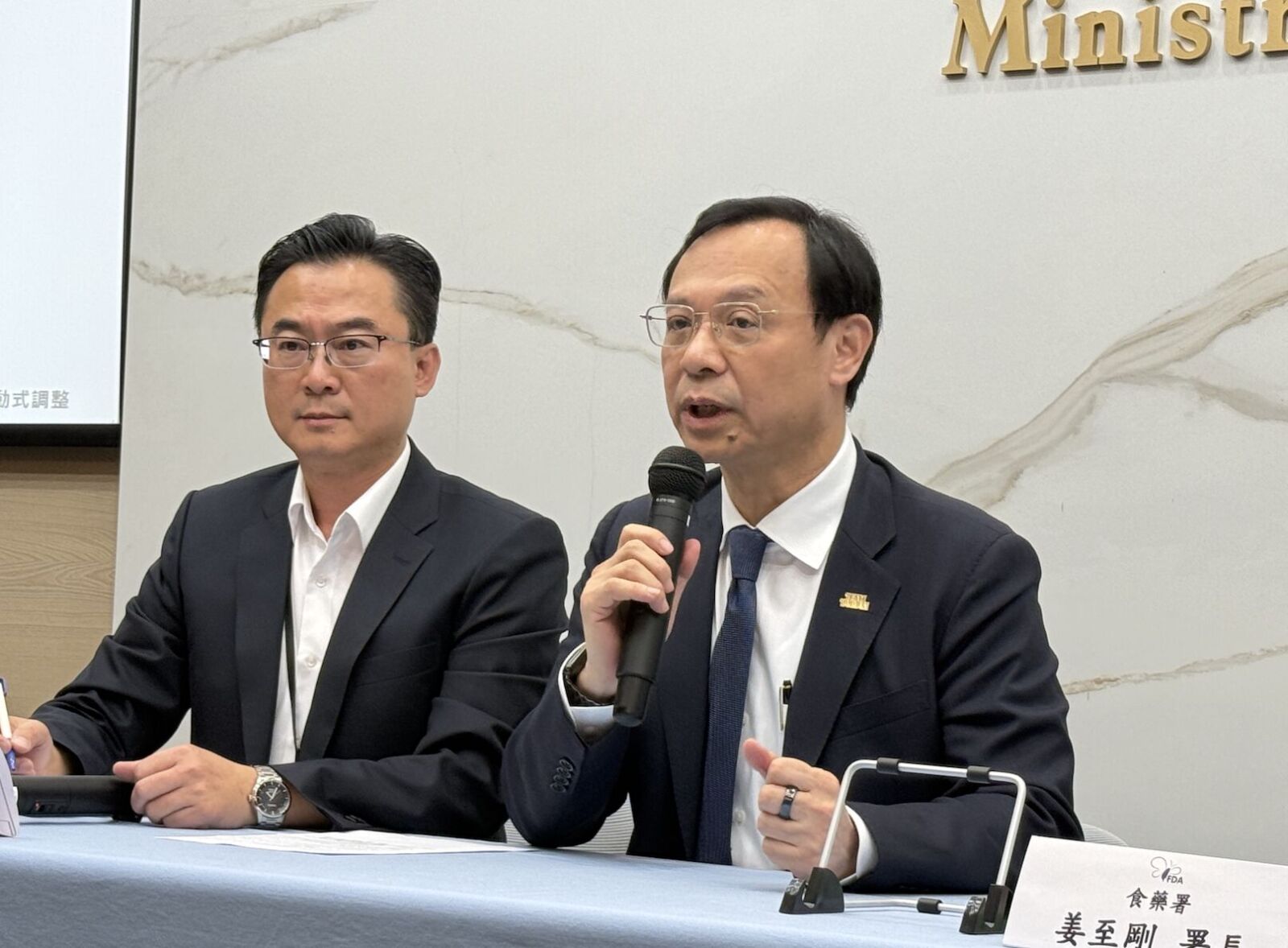 毒油下架又轉彎! 石崇良突現身宣布:20%以下也預防性下架 224 毒油下架又轉彎! 石崇良突現身宣布:20%以下也預防性下架 223