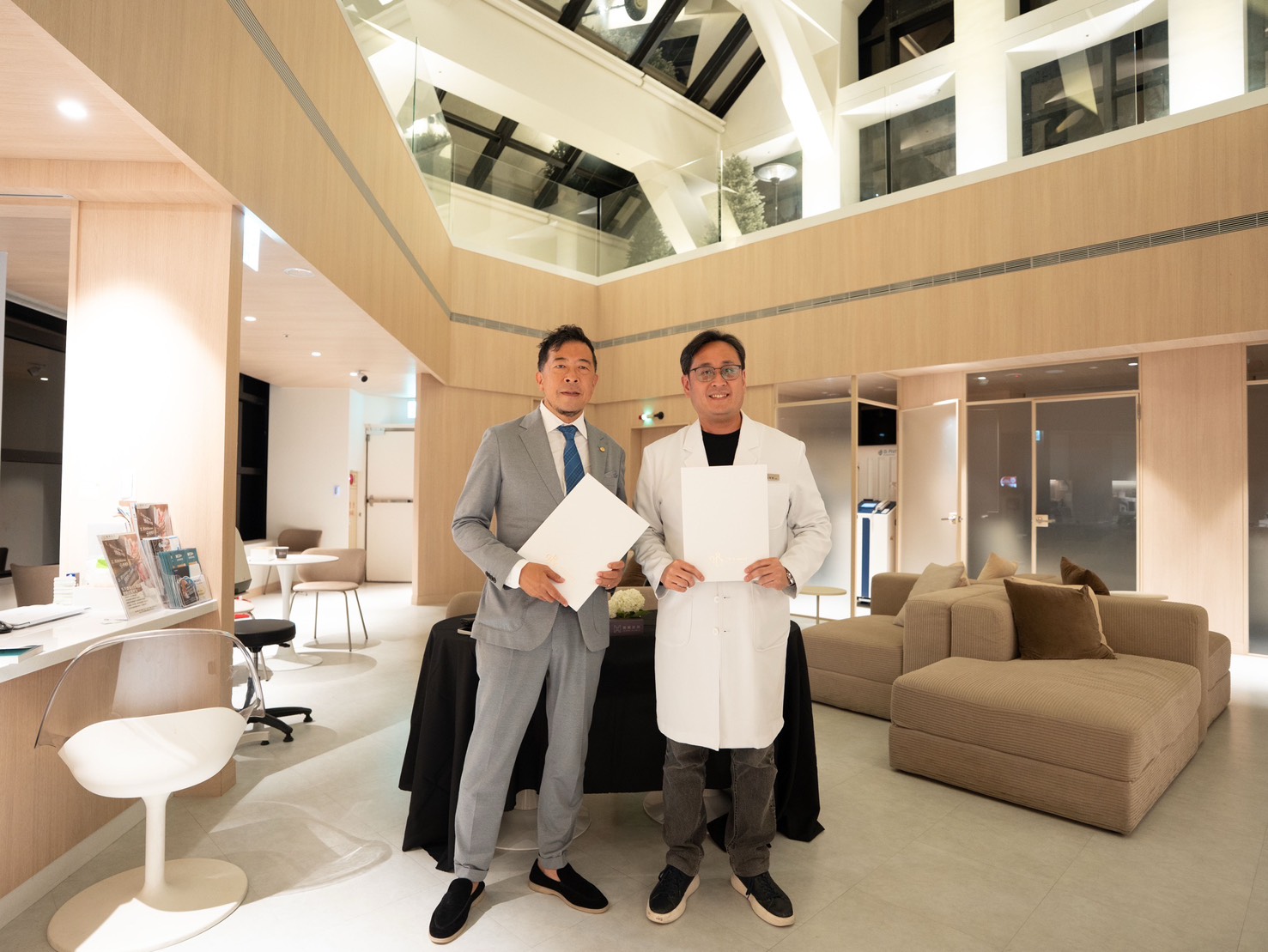 知名醫療體系醫願診所（iHope Clinic）日前正式邁向重要里程碑，與坐落於東京銀座五星級半島酒店的頂尖醫療機構 5Star Medical Club 正式簽署合作備忘錄。(圖/業者 提供)