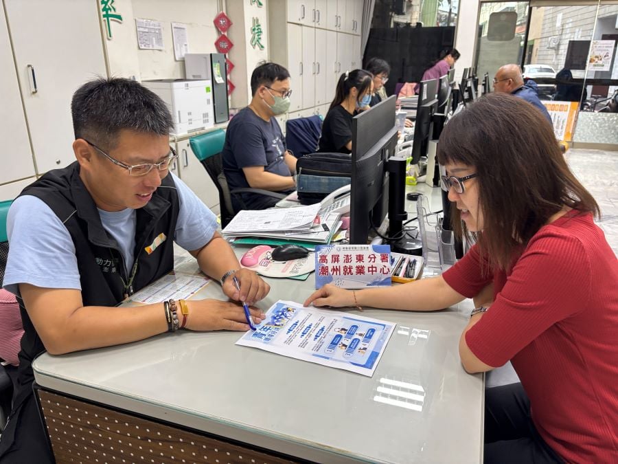 ▲面對快速變化的就業市場,勞動部透過「青年職得好評計畫」提供職涯諮詢、履歷健檢及面試指導,協助青年提升就業力,有需要的青年可向在地就業中心洽詢。
