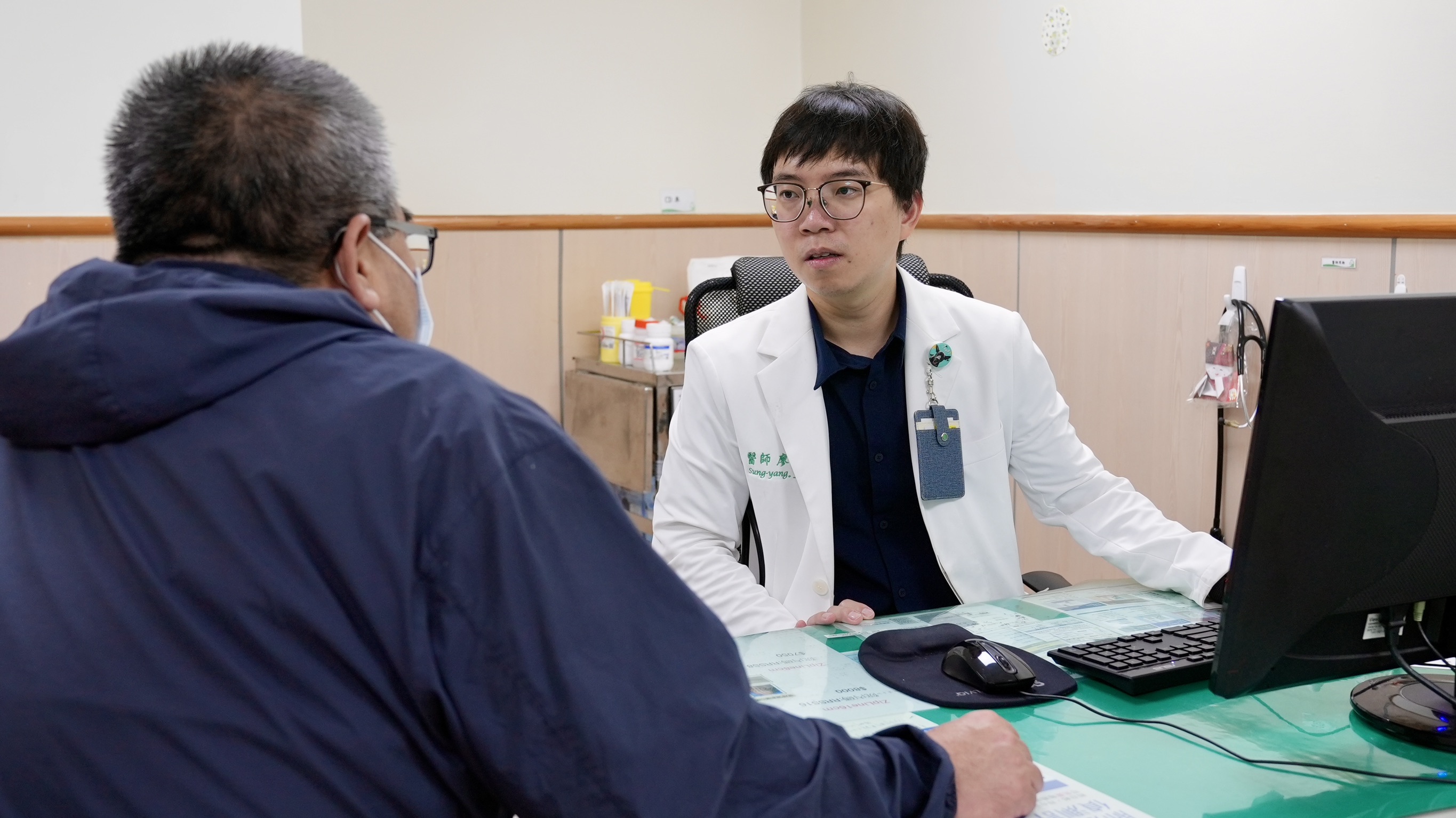 沒在家抽菸孩子仍咳不停！醫揭「三手菸」藏健康危機 - https://www.watchmedia01.com