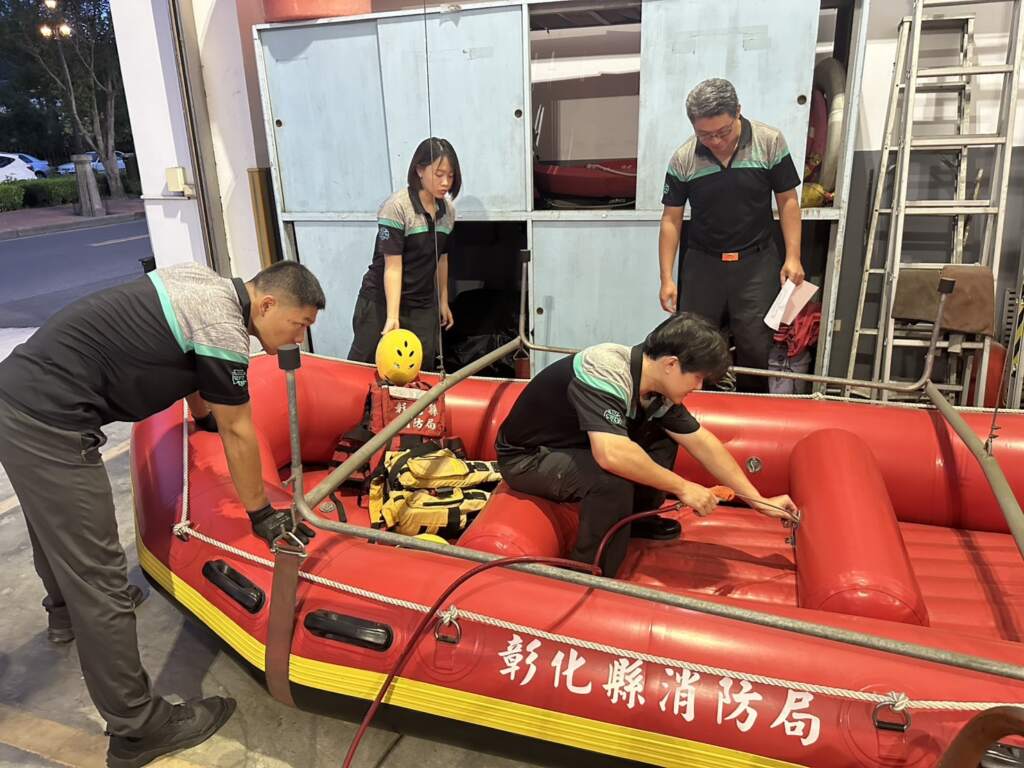 ▲面對可能來襲的強颱巴威,彰化縣政府已要求各防救災單位全面完成防颱整備。(圖/彰化縣消防局提供)