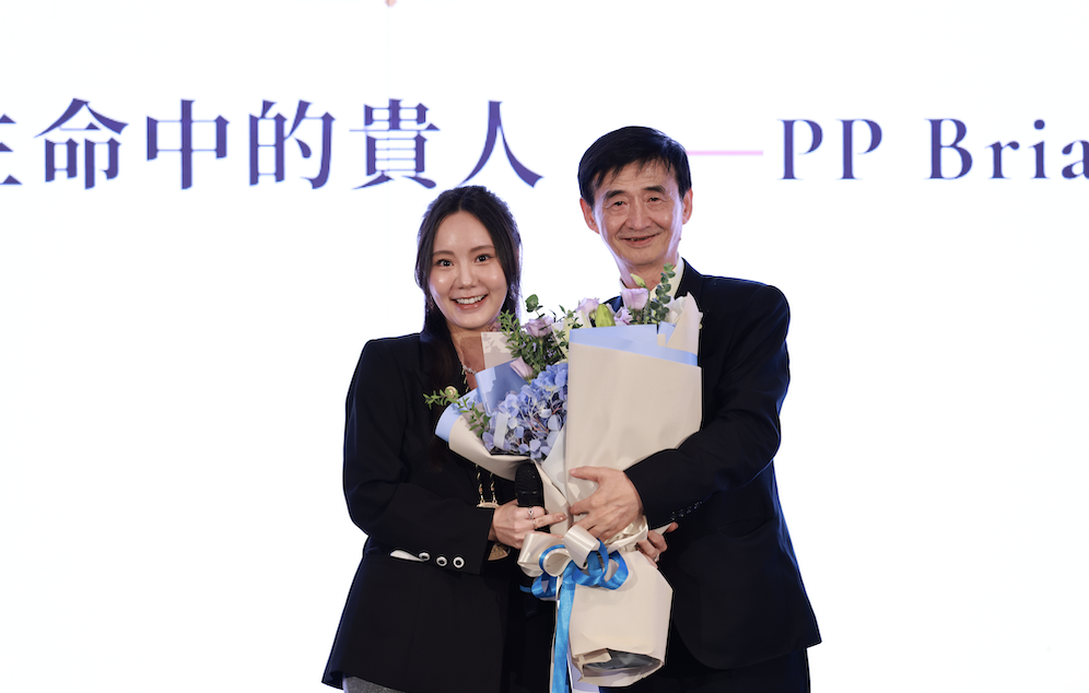 凱菲整合行銷總經理李傳惠,與凱恩集團董事長吳祥輝。(攝/劉祐龍)