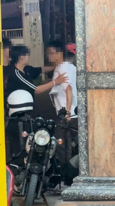 店家消費突情緒失控 中壢男不滿遭拍再與民爆推擠 1783481265125