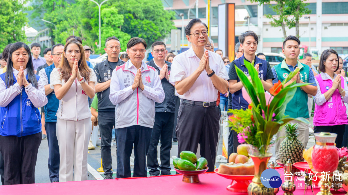 張市長參香祈福。