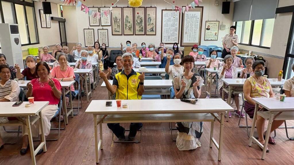 ▲中彰榮家秉持提供優質老人照護的理念，於今(9)日舉辦「中醫的心靈良方」健康講座，邀請臺中榮總吳奐昀中醫師分享中醫調理對睡眠與情緒的益處，吸引許多住民長輩踴躍參加。（圖／中彰榮家提供）