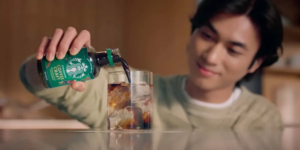 台灣雀巢攜手星巴克推「STARBUCKS® COFFEE CRAFT 咖啡濃縮液」,在家輕鬆重現星巴克經典冰飲。