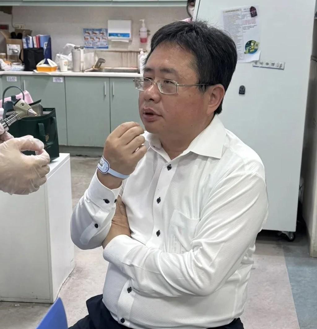 矢板明夫在台中演講遭毆。(施志昌辦公室提供)