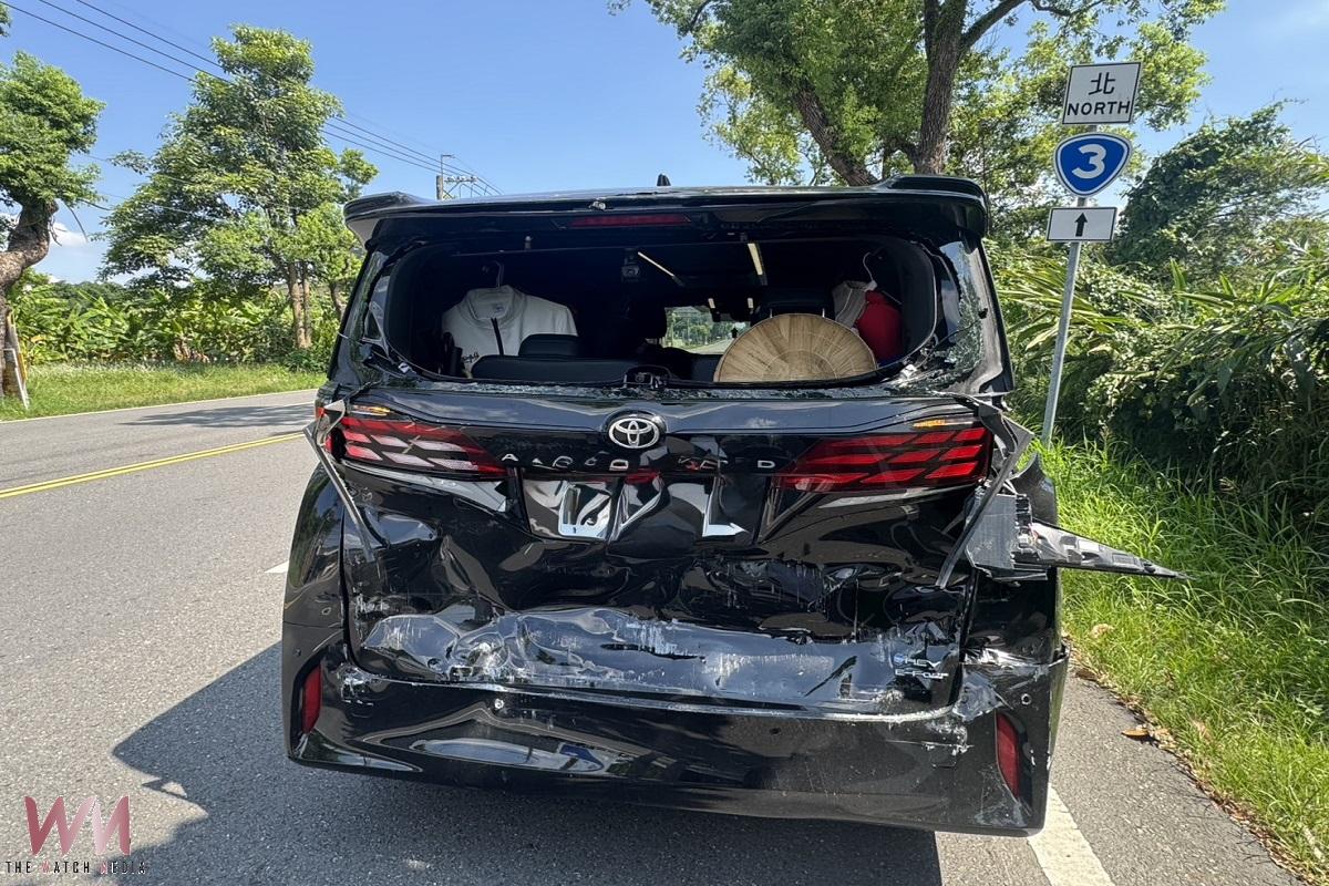 雲林縣長座車遭追撞驚魂    車尾毀損人員平安續跑行程
