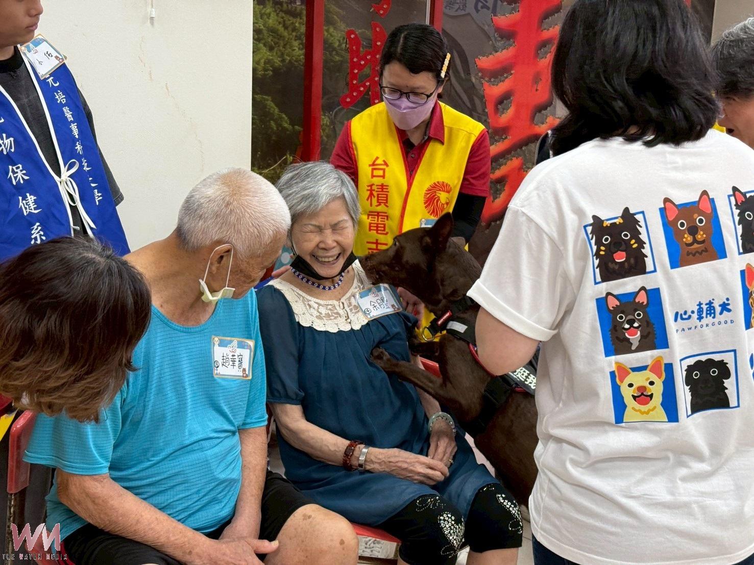 台積電慈善基金會攜手元培醫大 心輔犬療癒新竹榮家長輩 - https://www.watchmedia01.com
