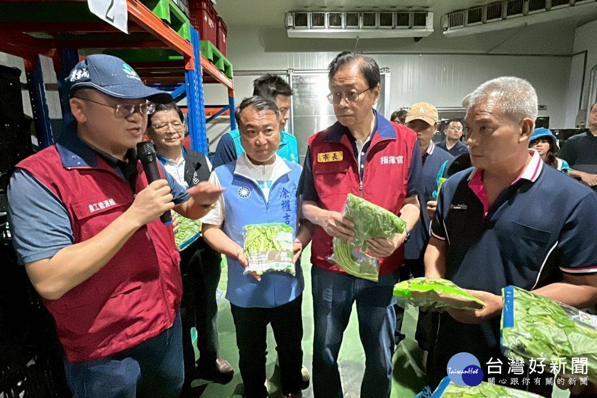 因應巴威颱風來襲，桃園市長張善政視察蔬菜防颱整備與公糧收購作業。<br /><br /> 