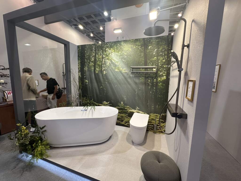 ▲2026台灣國際室內設計博覽會於南港盛大展出,不少位設計與產業代表參與,設計師楊英智代理的國際衛浴品牌 FAENZA 法恩莎衛浴也正式進軍台灣市場。(法恩莎衛浴提供)