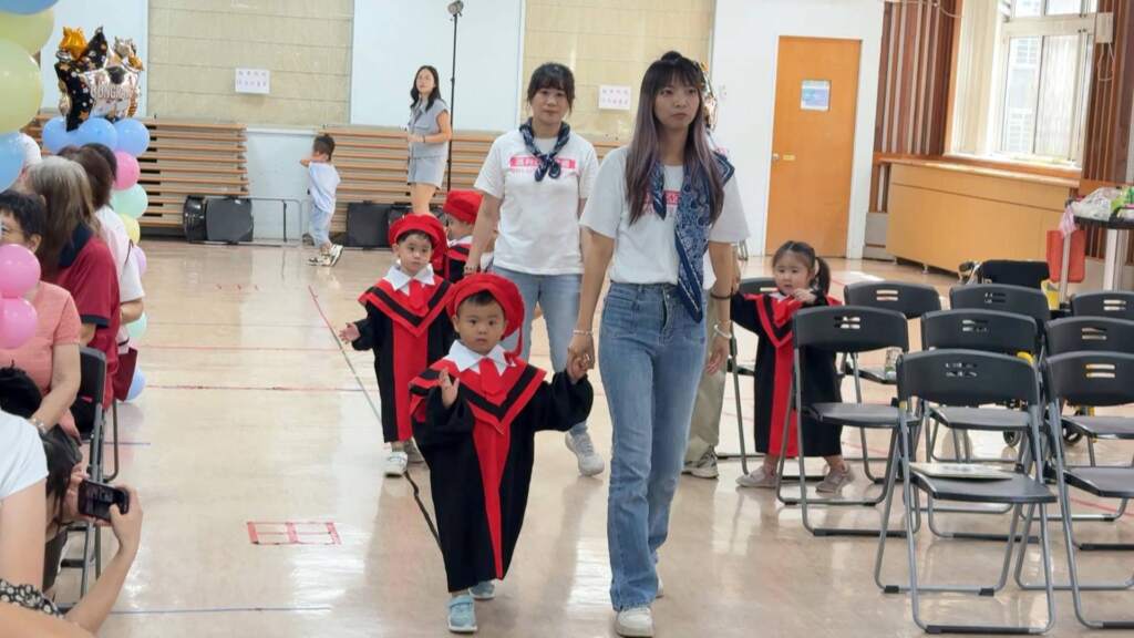▲畢業生走星光大道。（圖／記者林明佑攝）