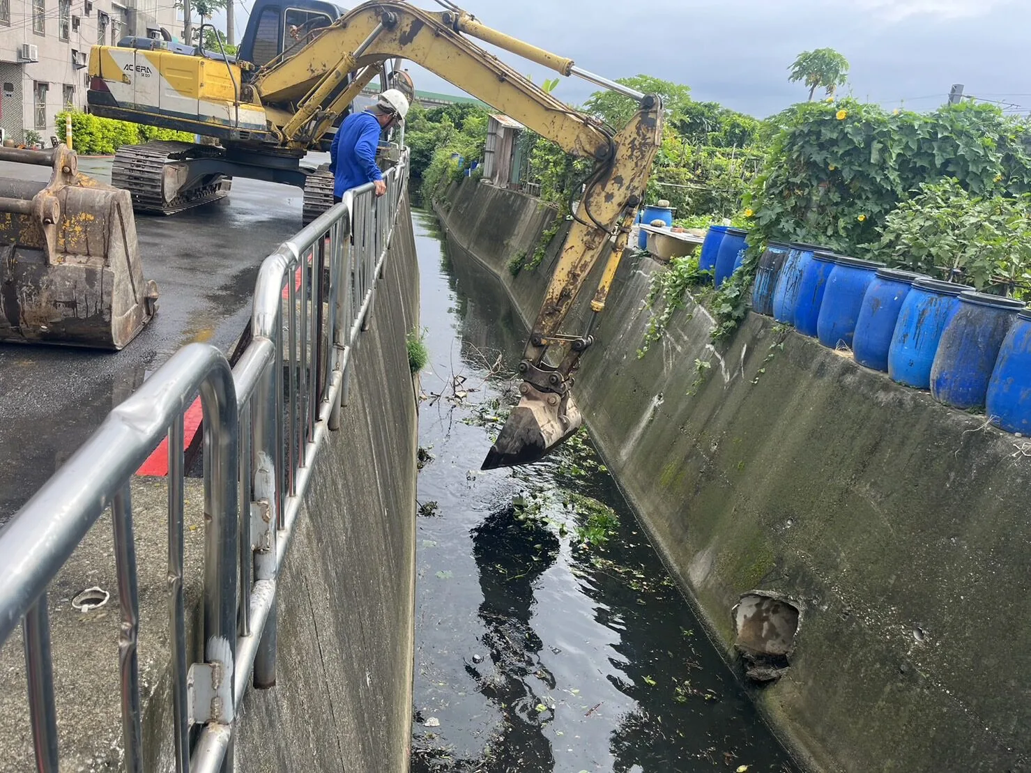 龍井區山腳里中山路二路東巷溝渠清淤