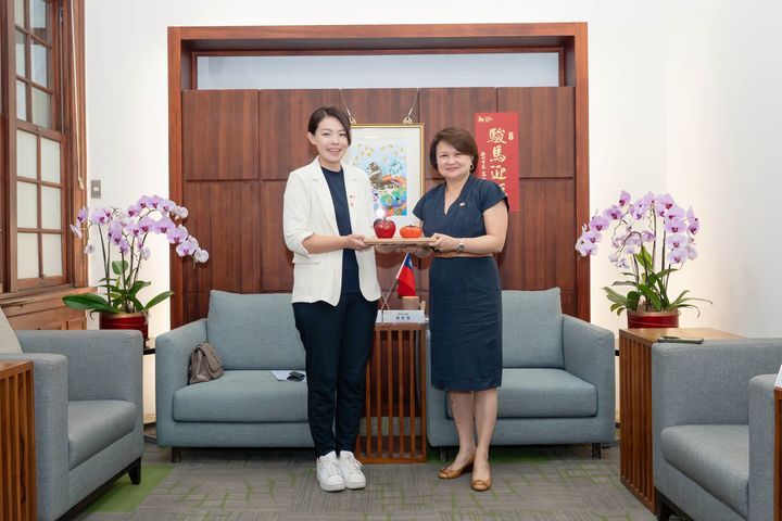 新加坡駐台代表符秀麗首訪竹市府 高虹安市長:攜手深化科技與城市治理交流