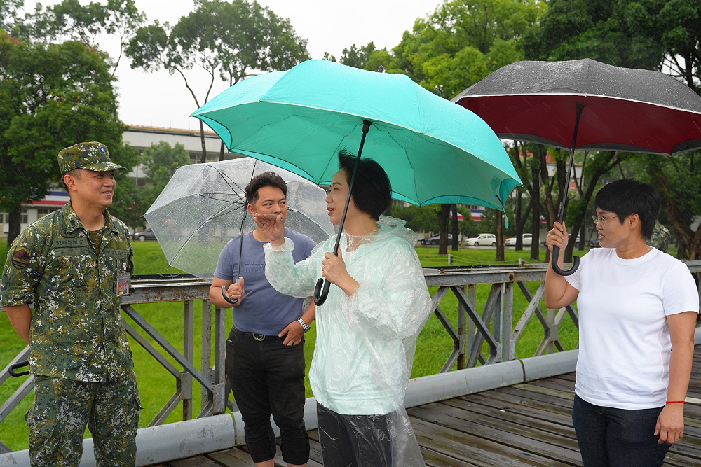 巴威強降雨 何欣純赴太平車籠埔光隆營區滯洪池關切 150 巴威強降雨 何欣純赴太平車籠埔光隆營區滯洪池關切 149