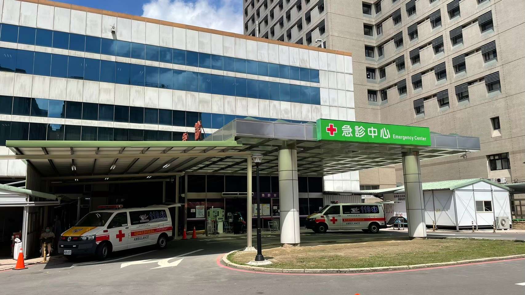 颱風天別白跑!林口長庚、桃醫門診暫停 聯新開特別門診 2DB38E05 377B 4FC6 AD96 00F18484A70D L0 001 1