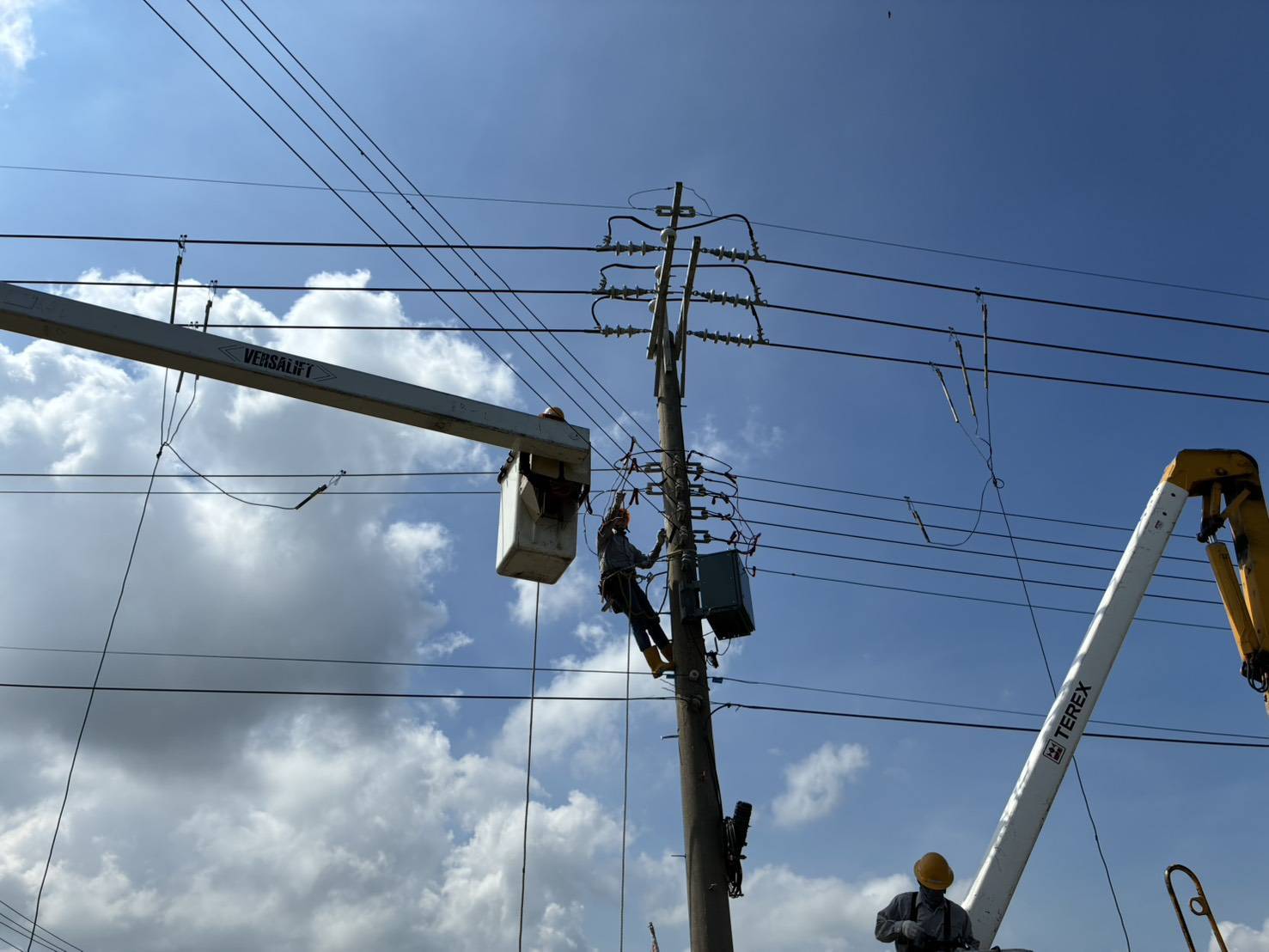 強颱來襲嘉義山區5千多戶停電 台電搶修拚復電 - https://www.watchmedia01.com