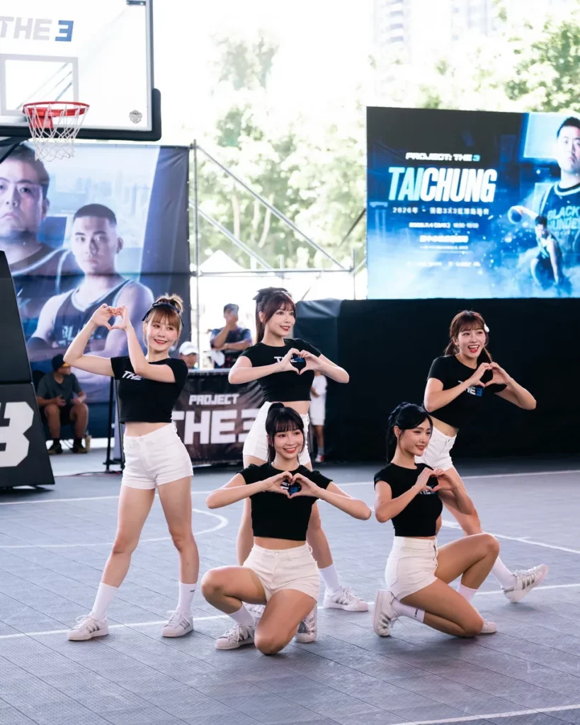 中信兄弟啦啦隊 Passion Sisters 為 PROJECT:THE 3 揭開序幕,將職業運動中的應援文化帶進 3x3 籃球現場。