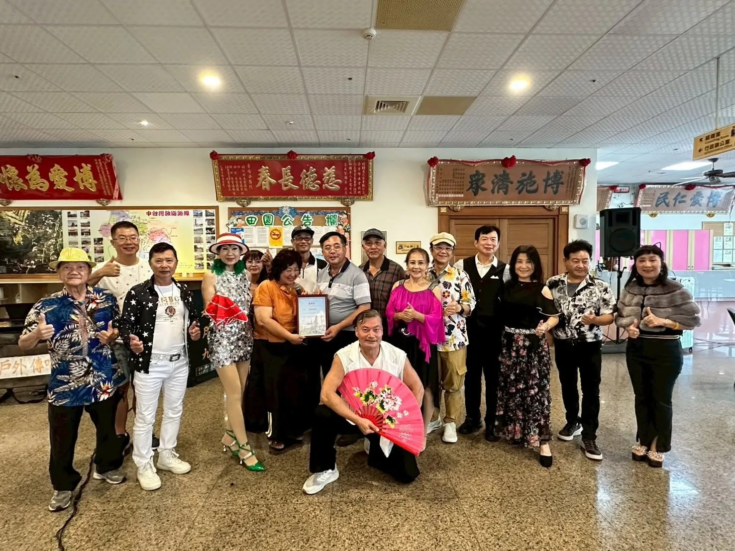 豐原公老坪田園老人養護中心，邀請-琴姐直播演唱秀蒞臨中心帶來精彩演出
