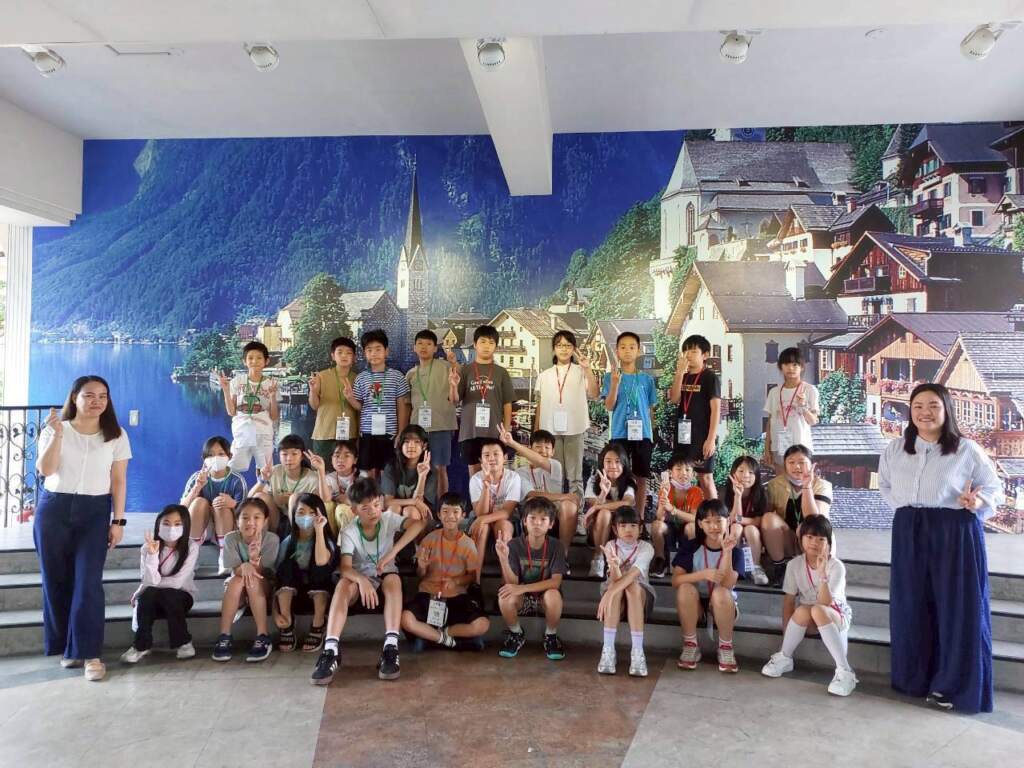 ▲學生於國立臺灣科學教育館進行戶外教學,展開豐富的探索之旅。