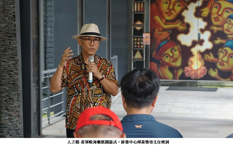 可能是一或多人、帽子和文字的圖像