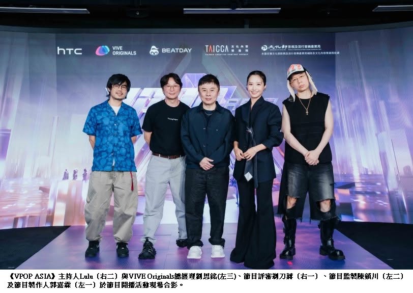 可能是一或多人、瀏海和文字的圖像