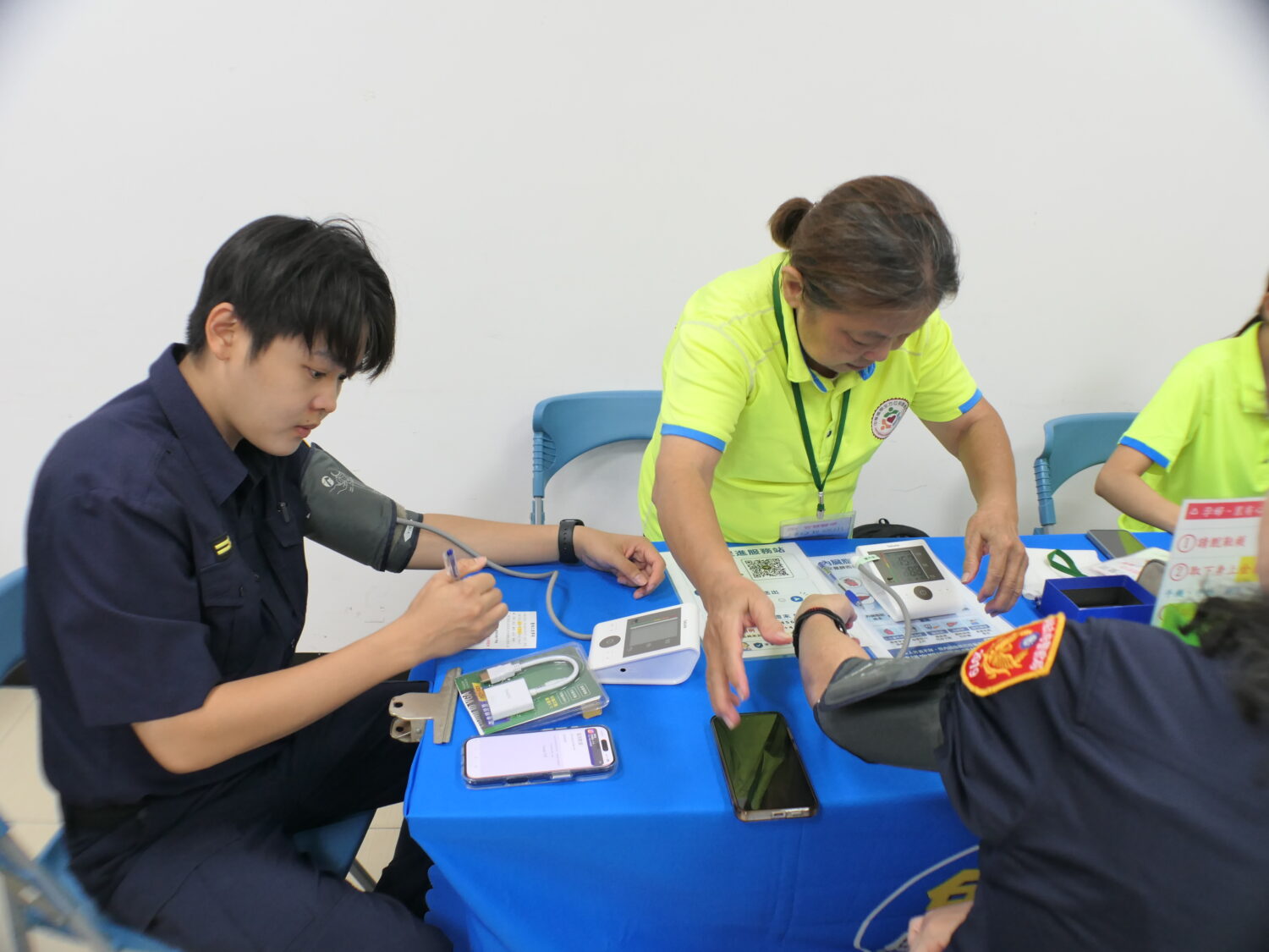 南服中心攜手醫療團隊守護警察健康 推猝死預防講座及免費健檢