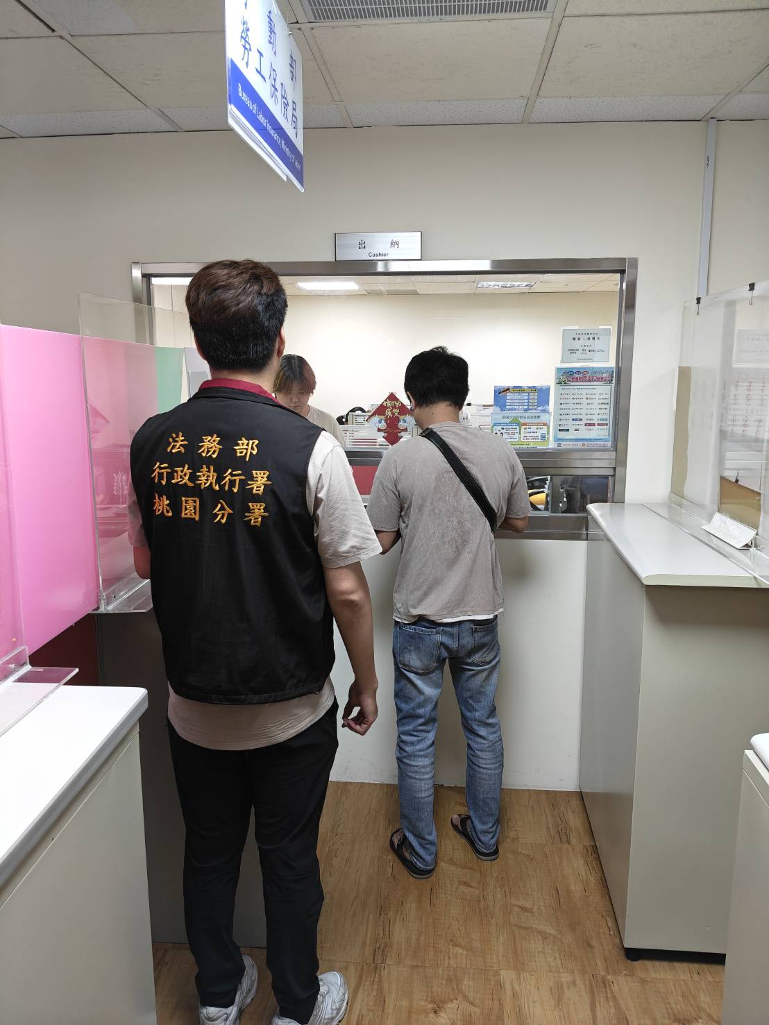 八德男欠酒駕罰鍰、勞健保逾20萬 承諾下月繳清並接受酒癮治療 1150714新聞稿照片11