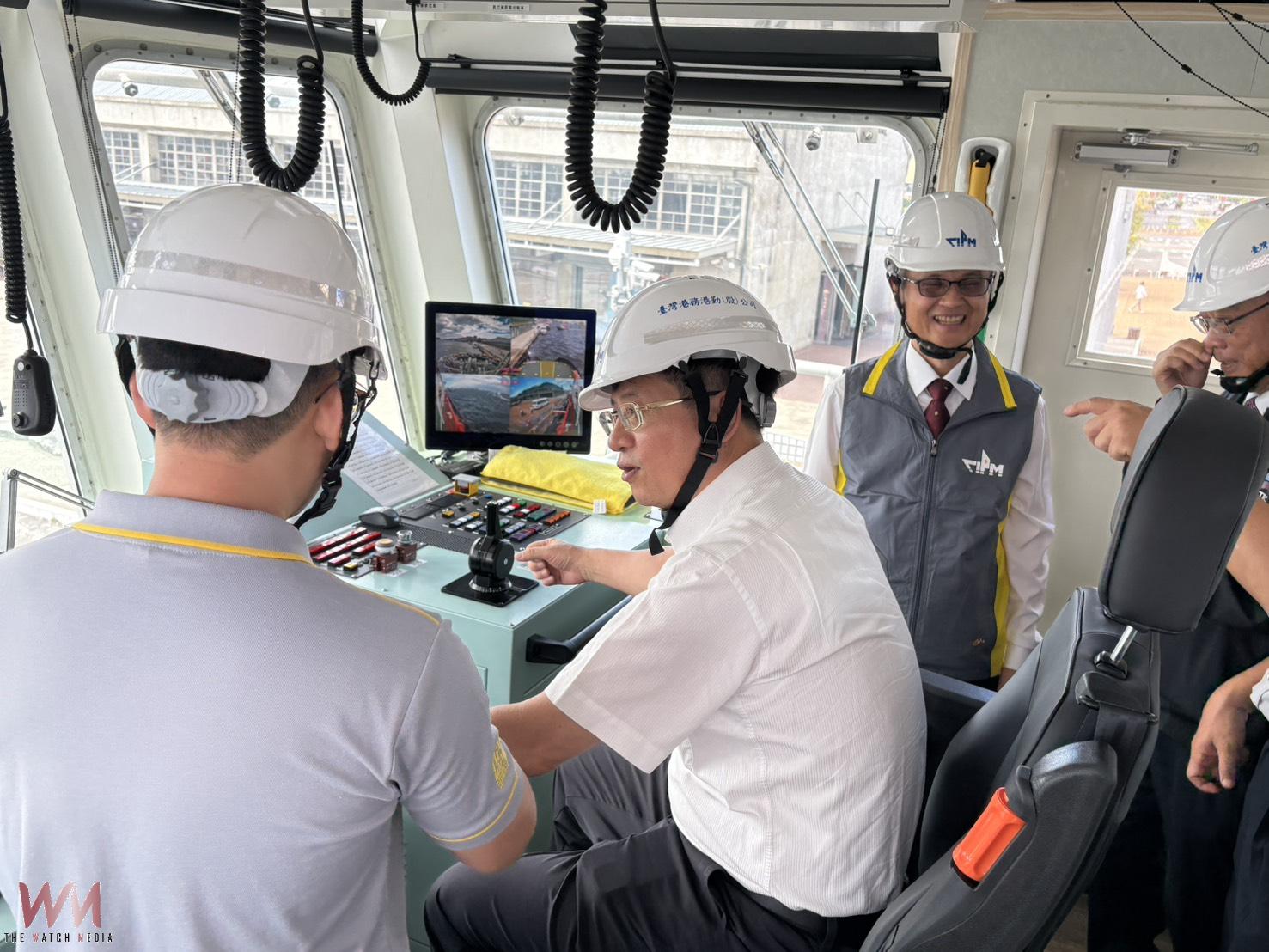 海洋國家公園管理處攜手台灣港務港勤公司共構南方四島國家公園海域巡護新量能 - https://www.watchmedia01.com