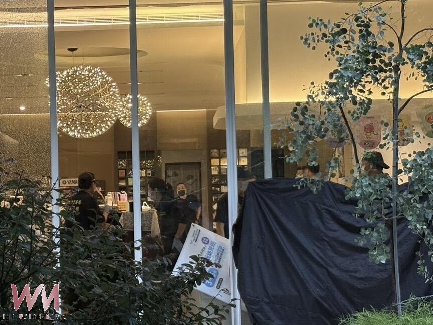 竹市驚傳美籍教授狂砍妹婿店長致死 警連開4槍制伏 - https://www.watchmedia01.com