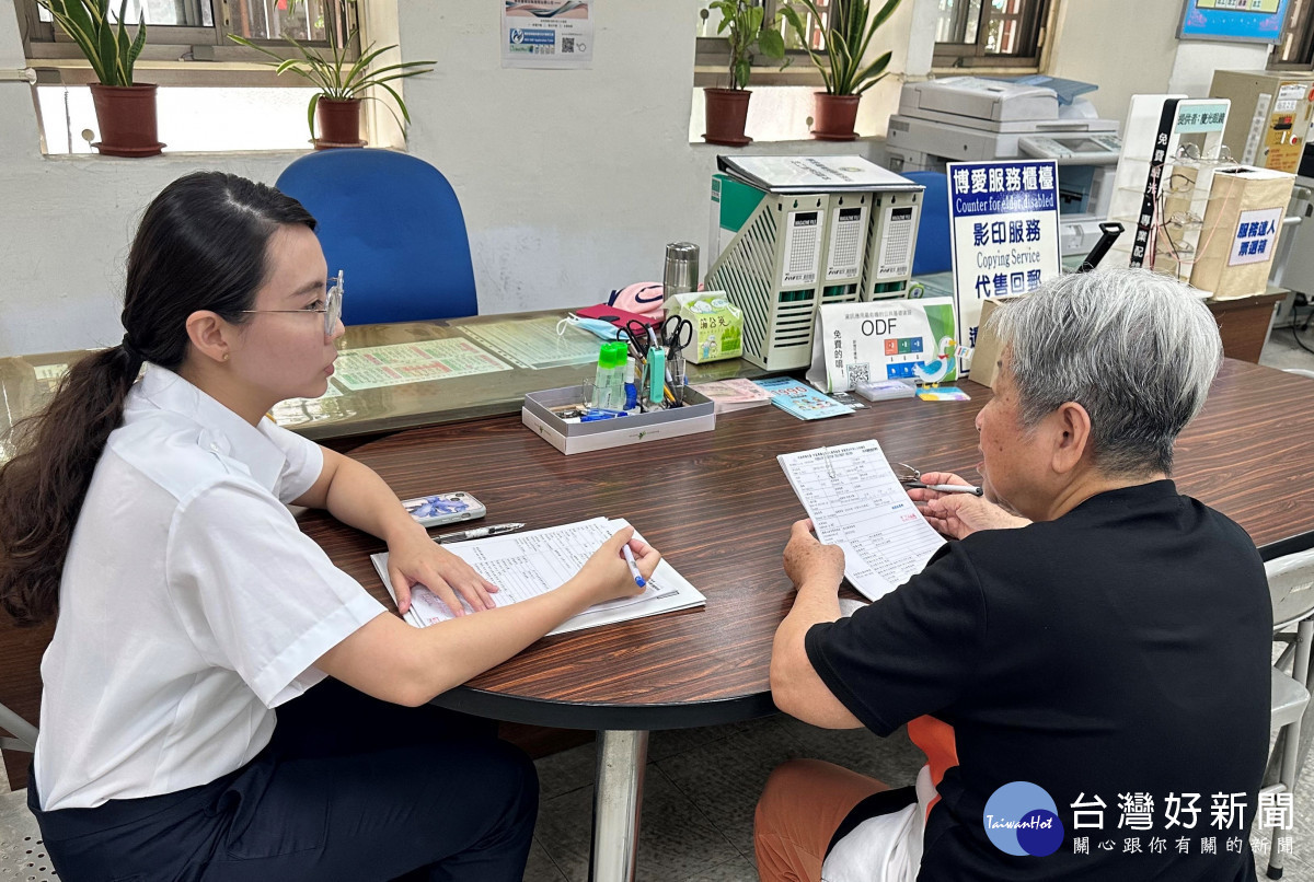 移民署南投服務站協助阿嬤幫助其孫女。（移民署南投站提供）