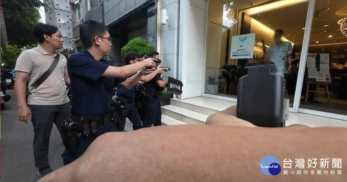 警方依法使用警械制止，並逮捕嫌疑人。