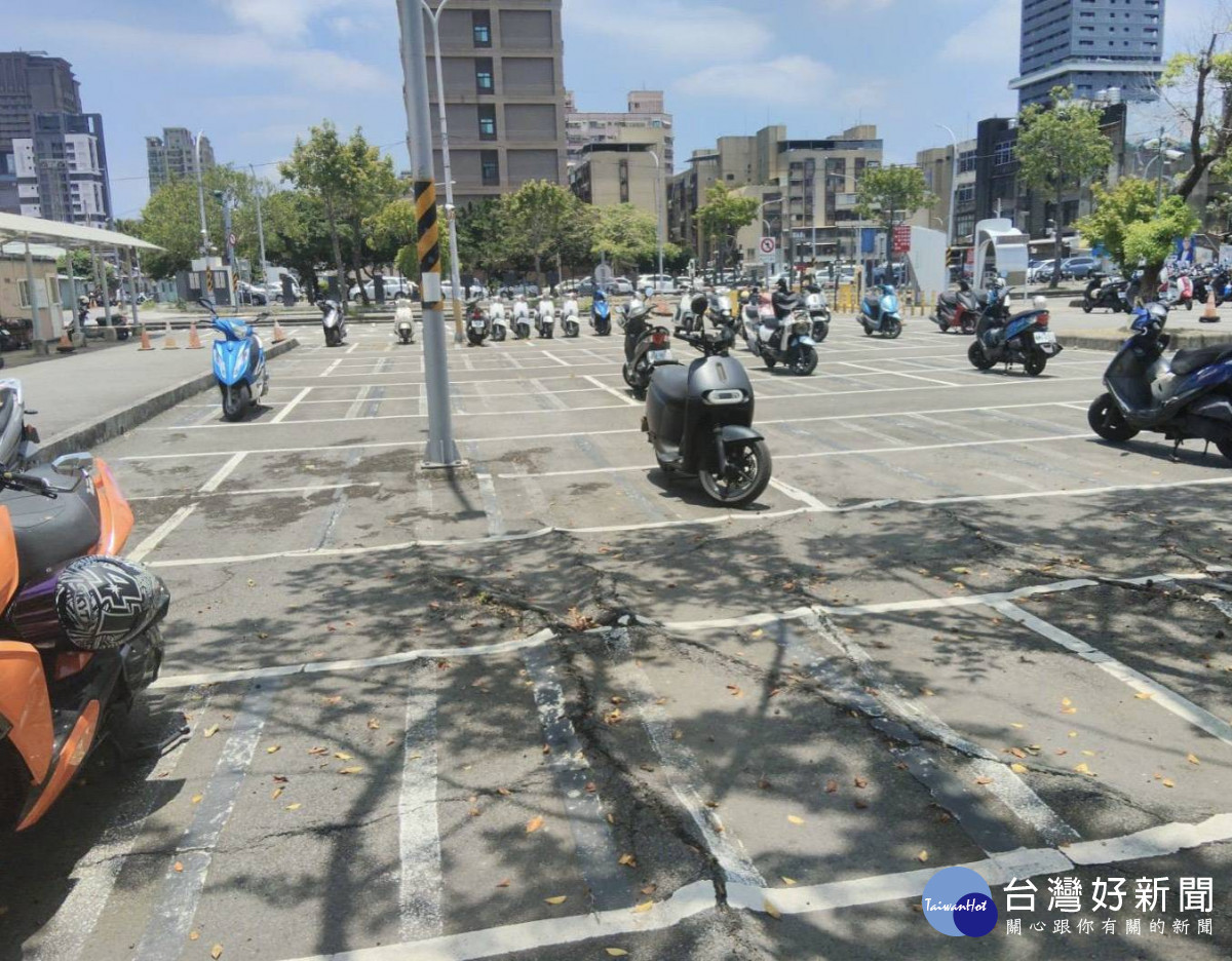後站汽車停車位改為機車停車位150格。