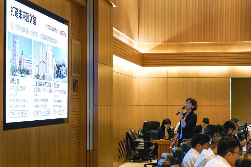 從閱讀空間到街頭展演 新北以文化建設打造城市生活感 49 《圖說》文化局長張䕒育今日於市政會議進行專題報告,以「文化融入日常生活、藝文構築幸福城市、傳承攜手世代同行」三大主軸,分享近年文化施政成果。〈文化局提供〉