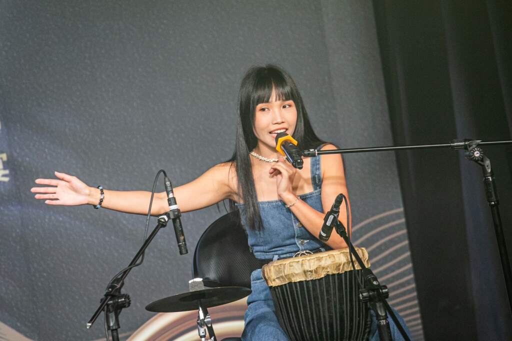 ∆曾入圍第32屆金曲獎最佳演唱組合獎的「追風少女FALI」成員林欣雲（Kasang），近年返鄉投入臺東縣成功親子館服務。（圖／臺東縣政府提供）