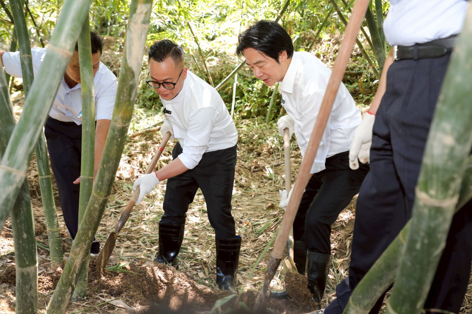 參訪泰安市民農園 童子瑋「嗆聲」賴清德:基隆農產品質不輸台南 220 參訪泰安市民農園 童子瑋「嗆聲」賴清德:基隆農產品質不輸台南 219
