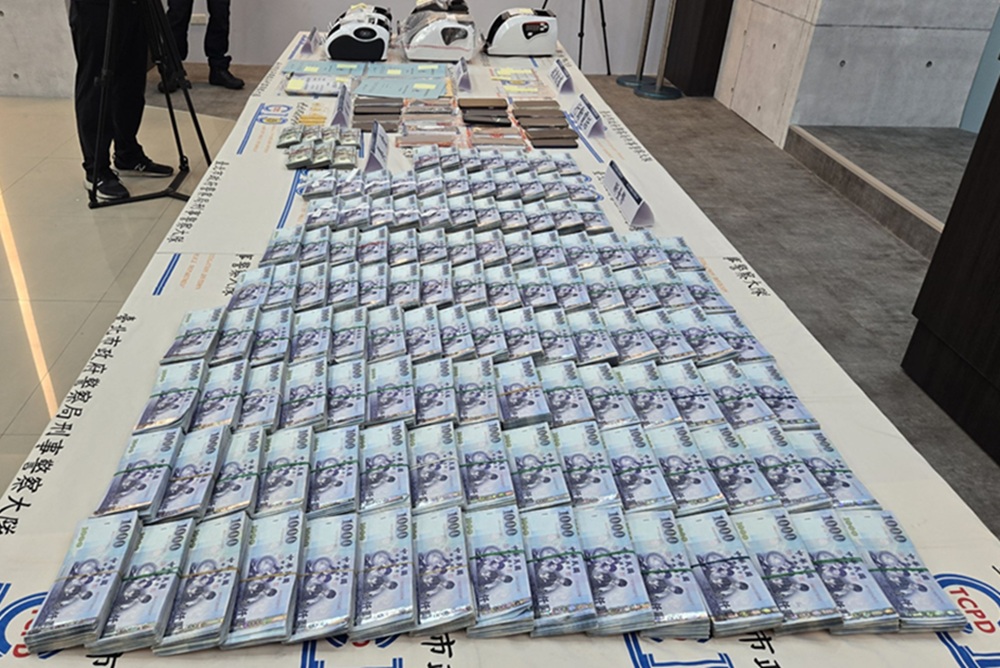 詐團水房企業化GPS監控車隊 警逮30人查扣現金逾1500萬元 255 cnews204260715a05