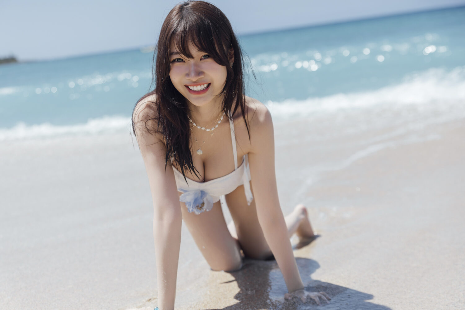 美女工程師突破尺度!AI女友婷婷首本實體寫真書來了《最可愛的女友婷婷》。(圖/iWIN曖維 提供)