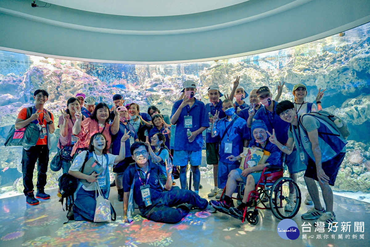 公益活動中，教養機構院生參訪水族館。<br /><br /> 