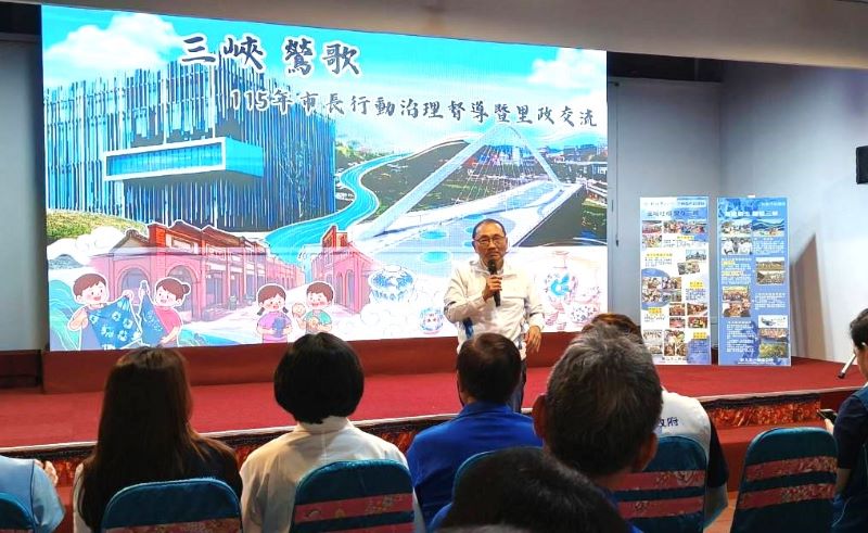 行動治理走訪三鶯 侯:讓公共工程帶動地方發展 14 《圖說》市長侯友宜今日前往三峽、鶯歌辦理「115年行動治理基層建設督導」,與地方里長座談,盼透過制度優化與資源整合,提升基層治理效能。〈民政局提供〉