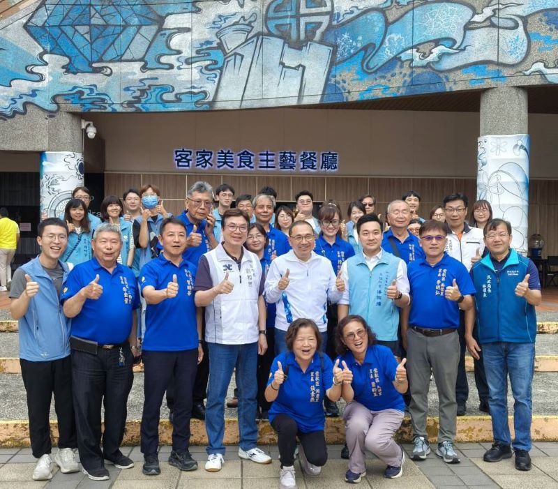 行動治理走訪三鶯 侯:讓公共工程帶動地方發展 17 《圖說》侯友宜市長視察新北市客家文化園區,期許透過空間規劃串聯三鶯文化廊帶。〈民政局提供〉