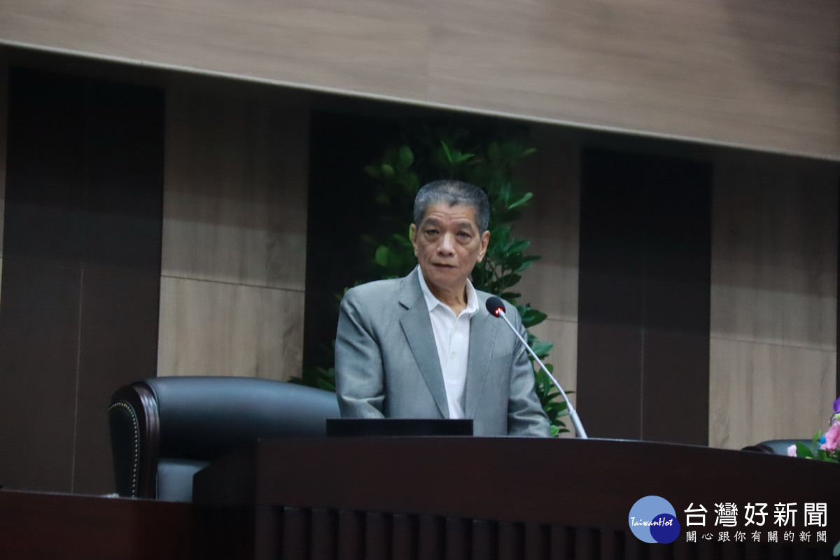 何議長期許縣府持續為食安把關。(記者扶小萍攝)