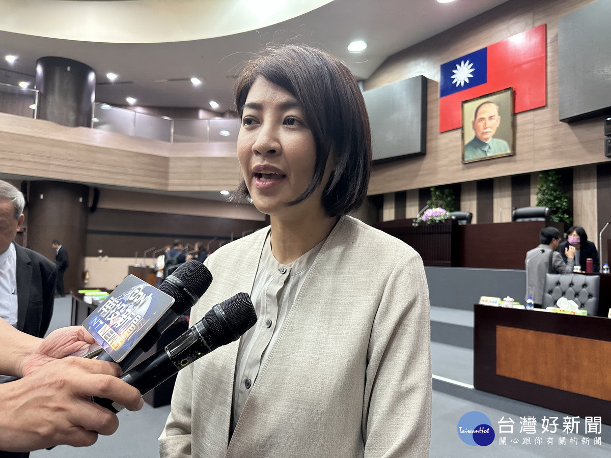 許縣長主張源頭管理、建立制度等守護國人健康。(記者扶小萍攝)
