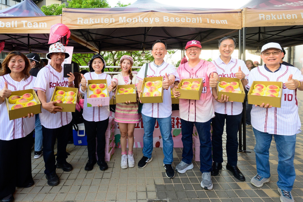 桃園市副市長蘇俊賓出席「大溪形象商圈-樂在溪遊活動」。<br /><br />