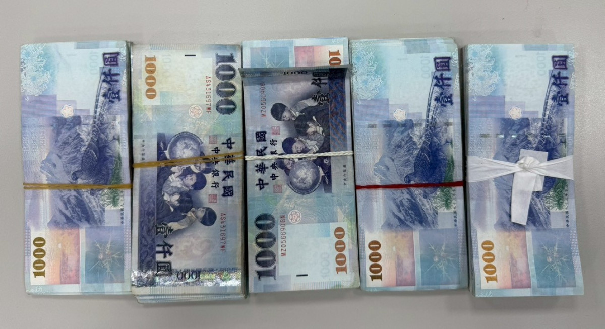 中壢警分局員警攔阻包裹寄送，成功保住30萬元積蓄。